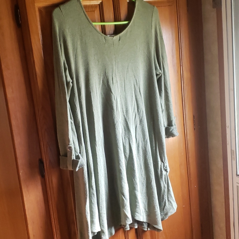 Dress - Picture 2 of 4